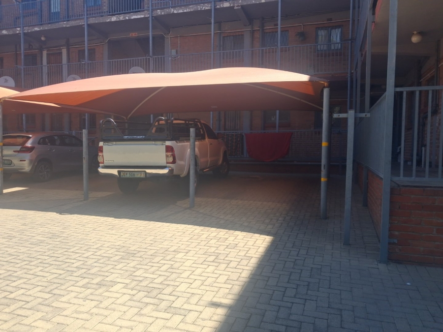To Let 1 Bedroom Property for Rent in Bloemfontein Free State